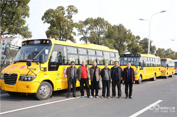 泰安交運(yùn)集團(tuán)寧陽分公司對(duì)海格校車十分滿意.JPG